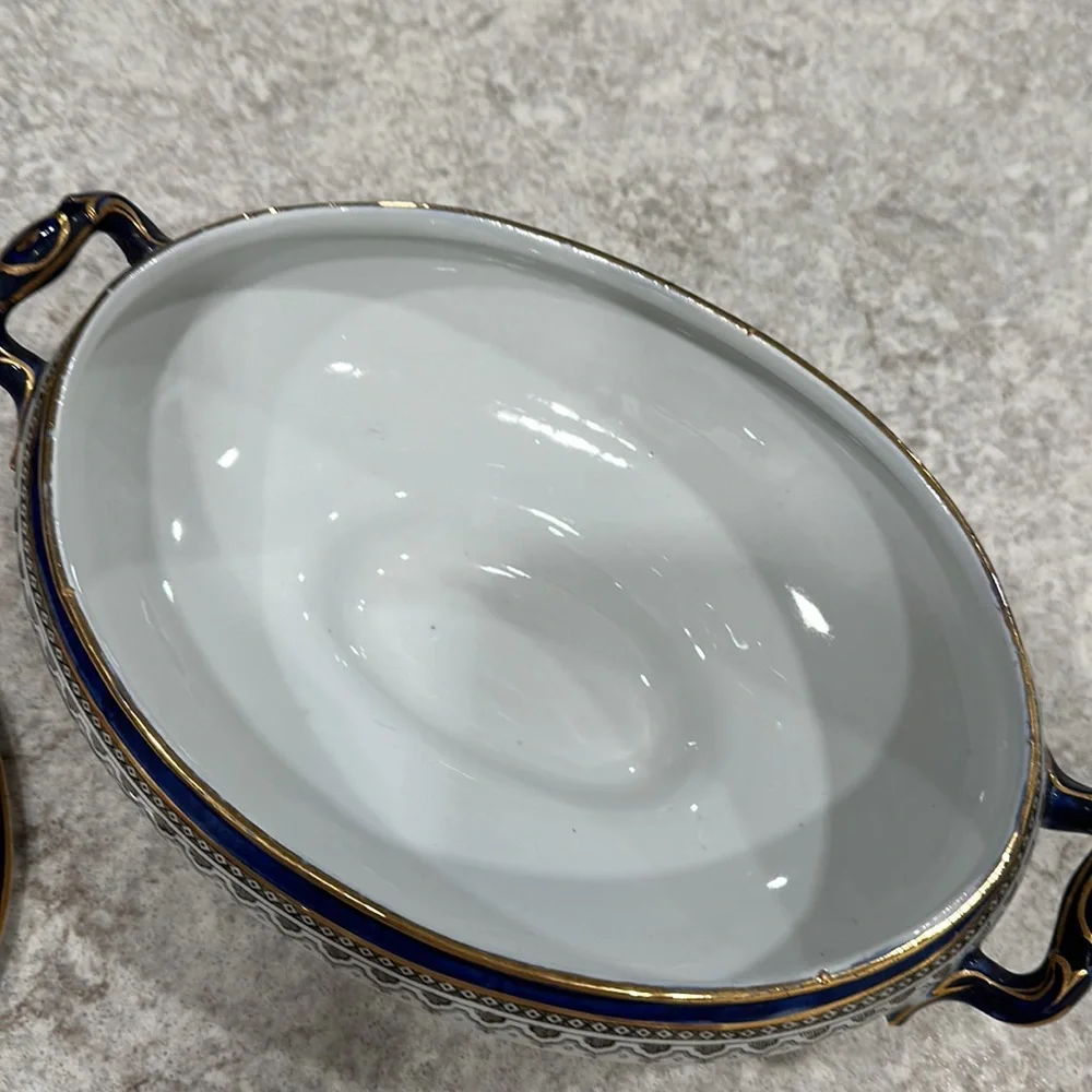 Vintage Royal Doulton Burslem from Belmont England. Great condition. 12”x7.5” - Picture 3 of 6